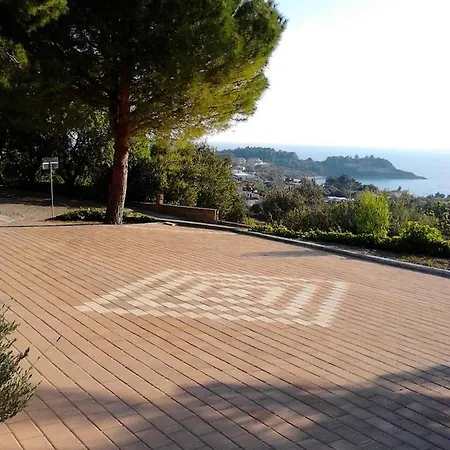 Mediterranean 4* Lászi